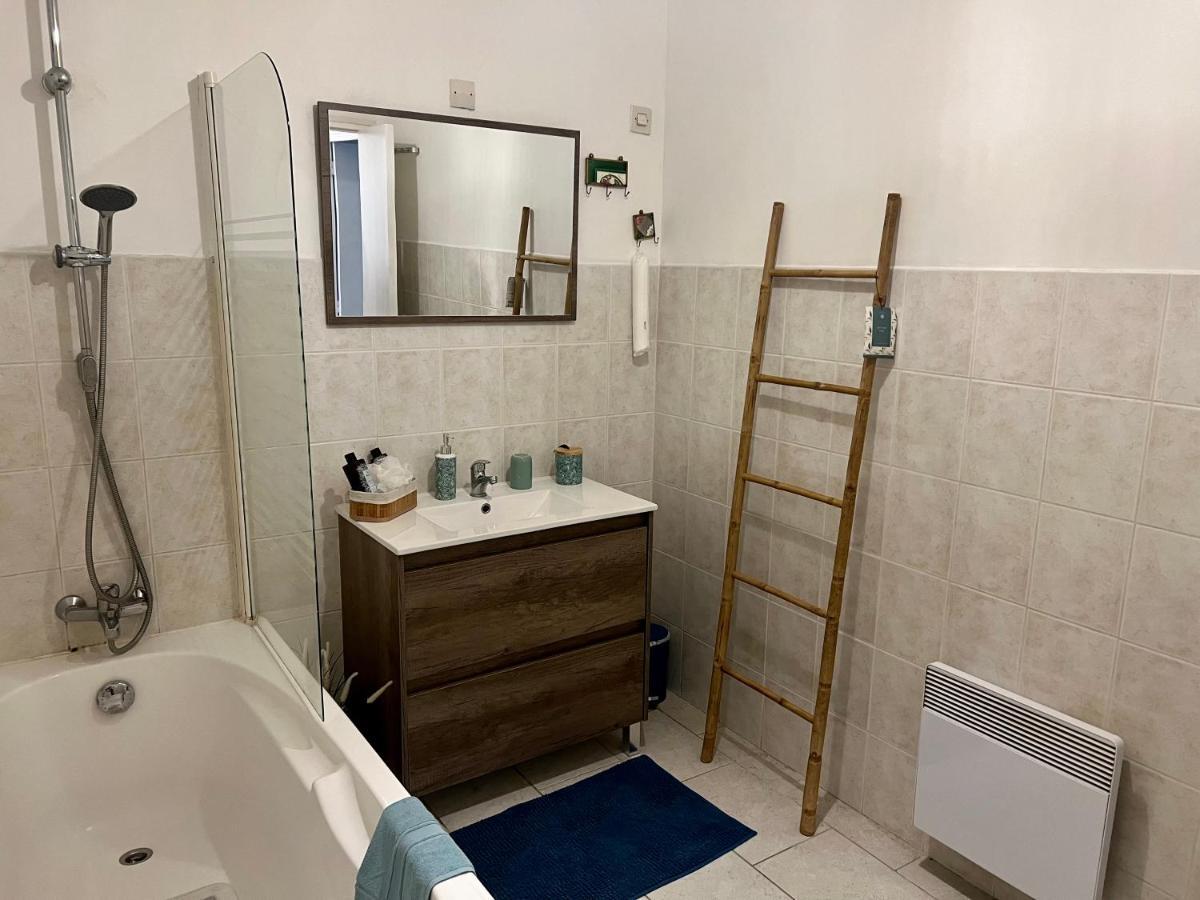Appartement Au Calme - Proche Centre Ville Châlons-en-Champagne Eksteriør bilde